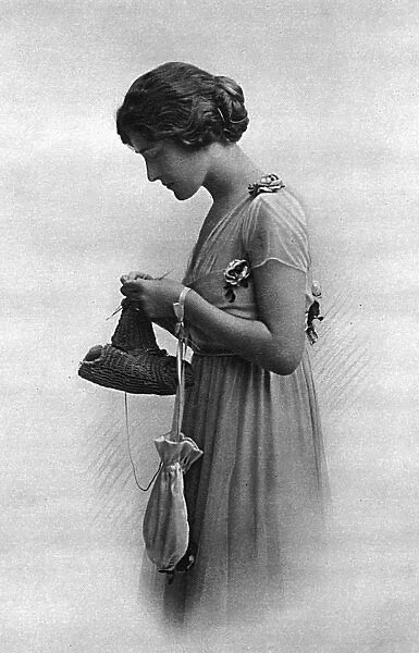 Phyllis Dare knitting, WW1