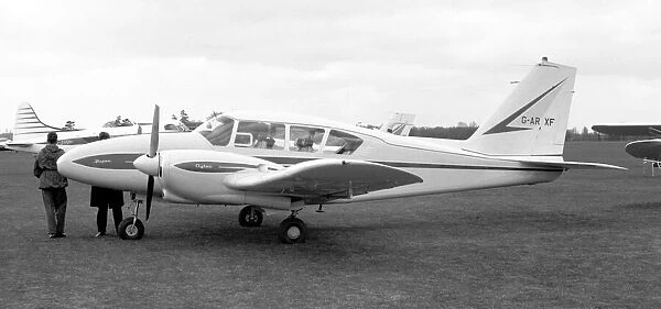 Piper PA-23 Aztec B
