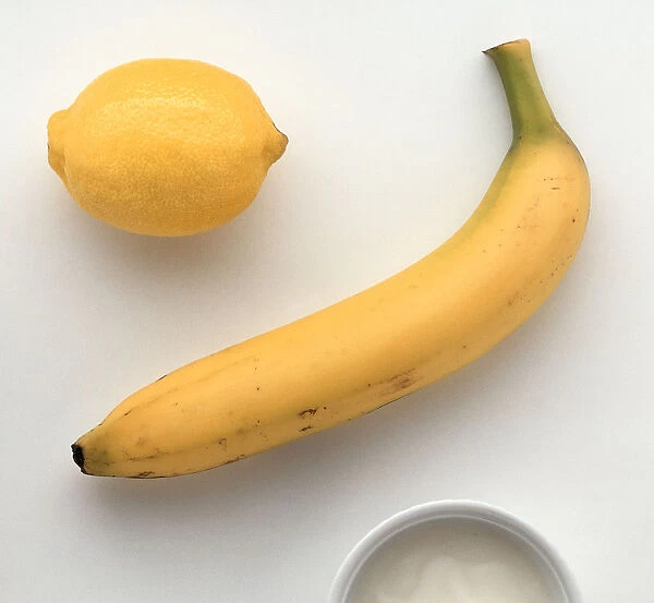 Whole banana and lemon