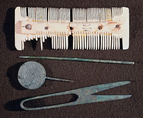Barbarian civilization: toiletries (comb, scissors), 5th-8th century