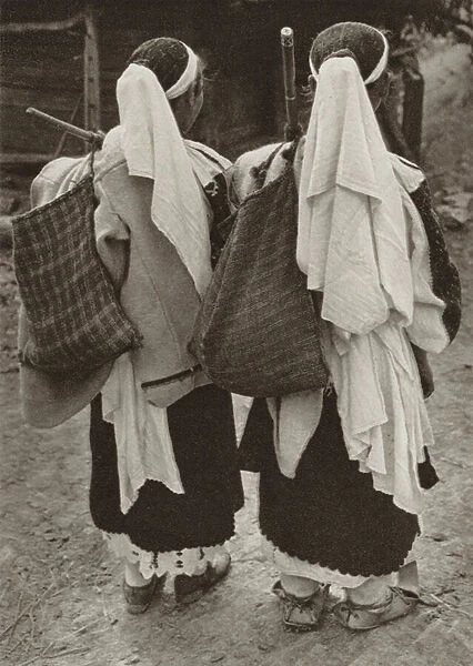 Romania: Bunila, Peasant women (b  /  w photo)