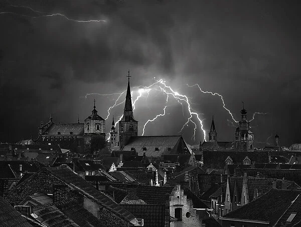 Chaos in the sky of Bruges