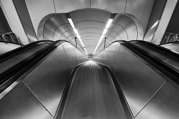 escalator. fotomarion