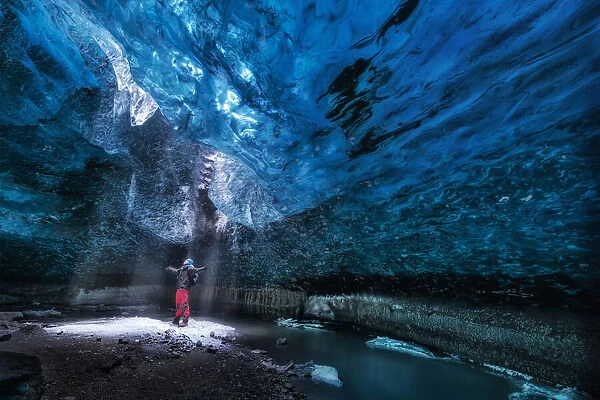 Ice cave. David Martin Castan