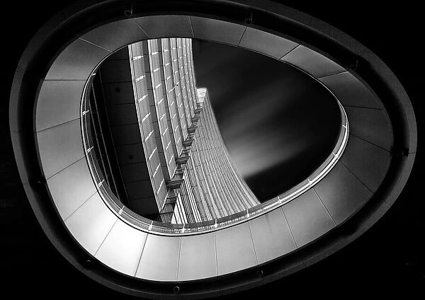 The oval. Marc Apers