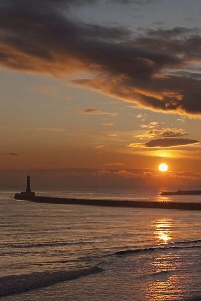 Sunderland, Tyne And Wear, England; A Lighthouse At The End Of A Pier