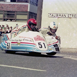 Dave Molyneux & Paul Kneale (Yamaha) 1986 Sidecar TT
