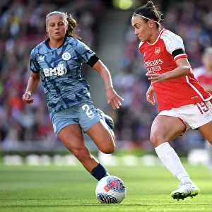 Arsenal Women vs Aston Villa: Caitlin Foord Fights Past Defender in Barclays Super League Clash