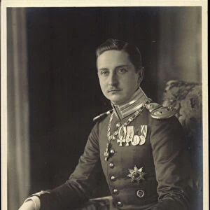 Ak Prince August William of Prussia, Liersch 3351, Uniform, Badge (b / w photo)