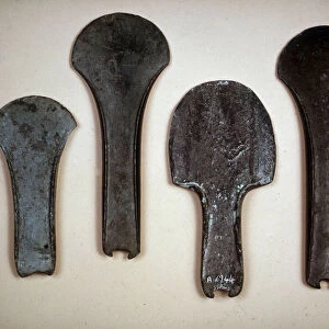 Bronze hash dating from the Bronze Age (medium)