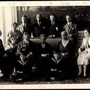 Photo Ak Prince Ludwig Ferdinand, Maria de la Paz, family photo (b / w photo)