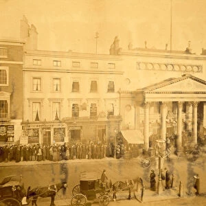 Queuing at the Haymarket in 1895 for the first night of Trilby starring Tree (photo)