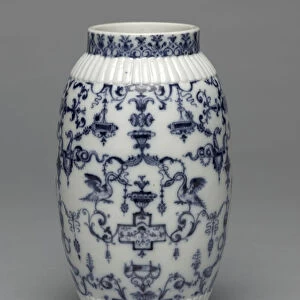 Vase 1695- 1700 Saint Cloud Porcelain Factory